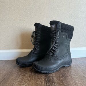 North face Shellista II Mid Waterproof Boots Size 9